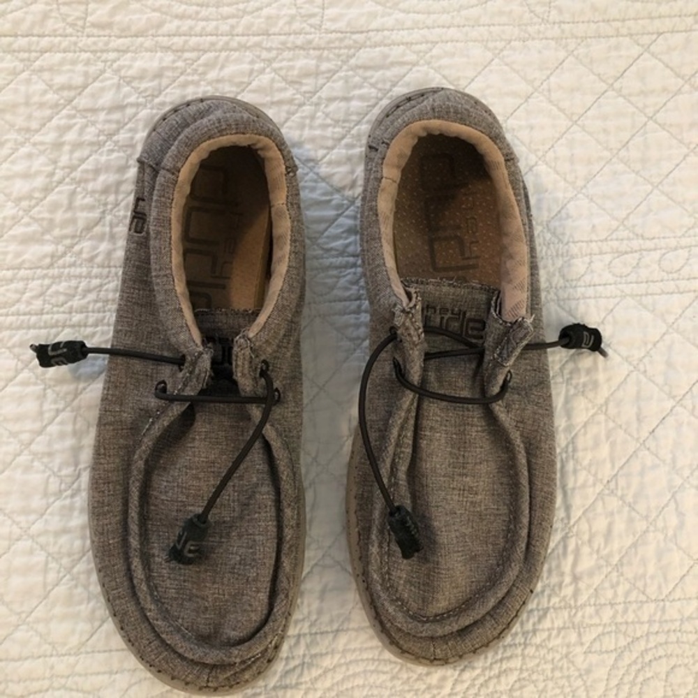 Hey Dude Wally L Stretch slip on steel gray shoe. Men’s size 9.